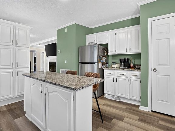 4th image of 155 Lovings Rd