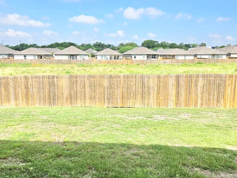 216 Windmill Palm Dr — Photo 30