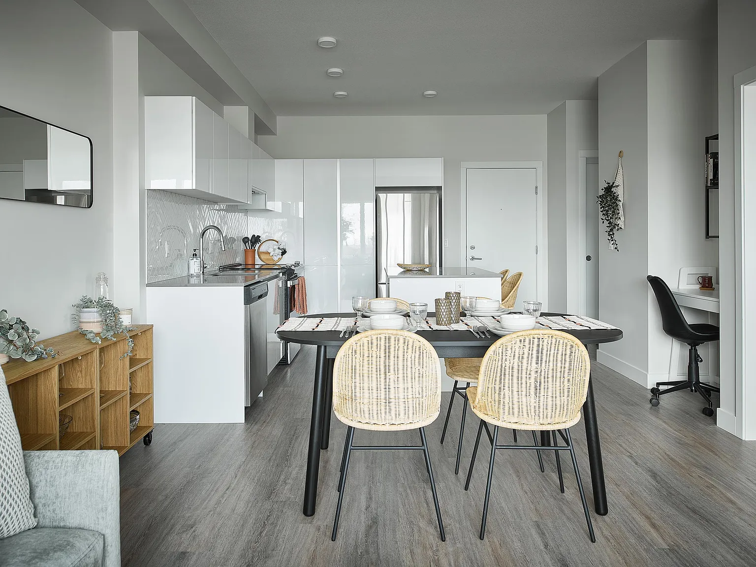 Monarch Apartments — Photo 1