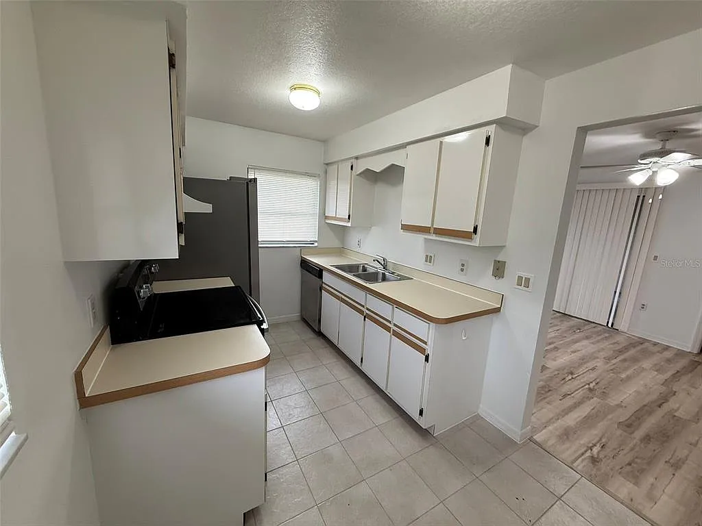 2 bed, 2.0 bath, 937 sqft, $1,250 — Photo 3