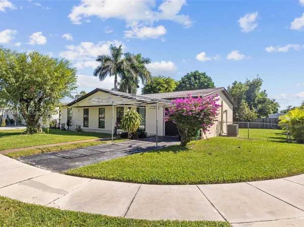 9270 Sterling Dr, Cutler Bay, FL 33157