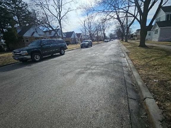 5th image of 2528 Clarke St