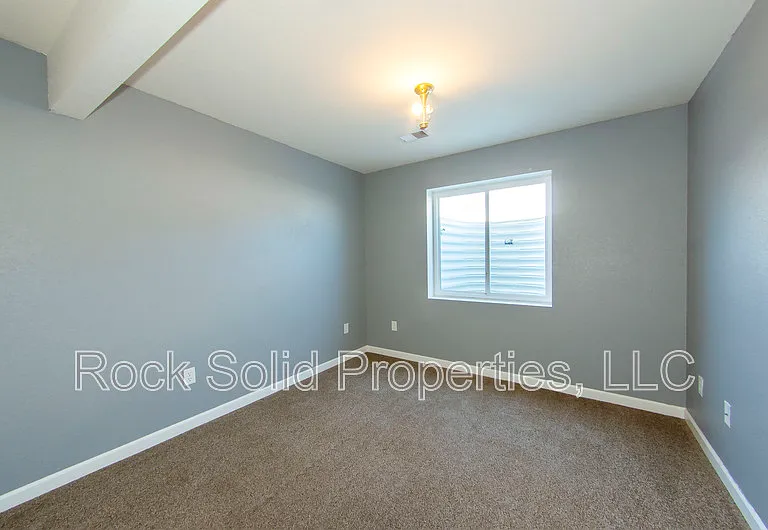 521 Queens Rd #1 — Photo 28