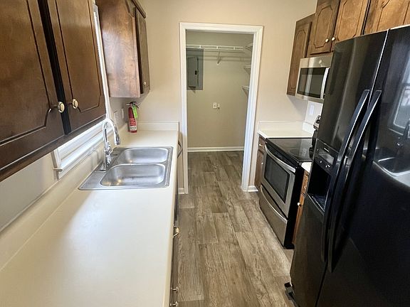 5th image of 808 Princeton Cir