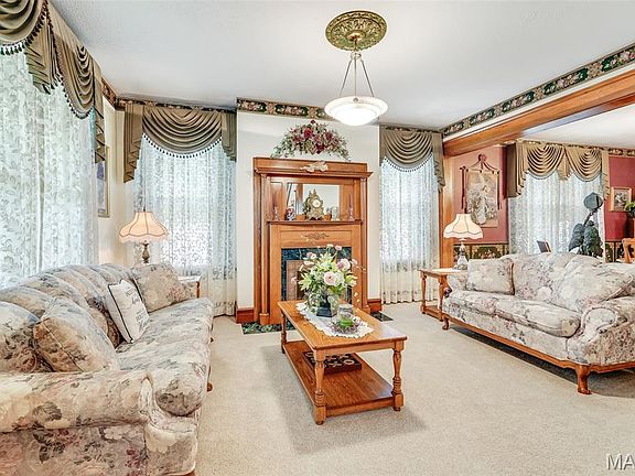 5th image of 842 Lewis Ave