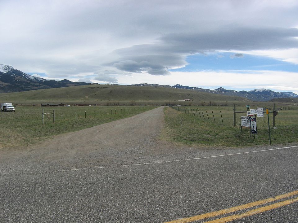 SHARED PRVT DRIVEWAY