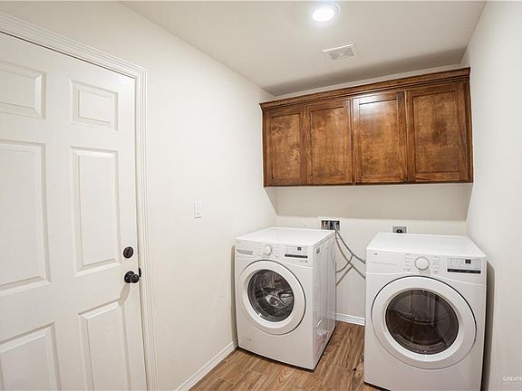 3rd image of 8725 Spoonbill St