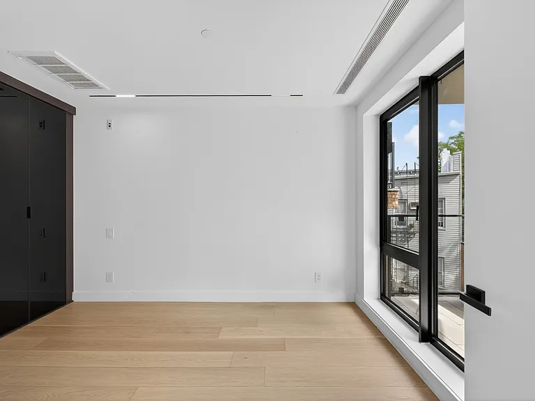 61 N Henry St #3 — Photo 9