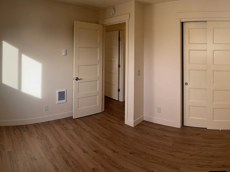 1016 Prospect Ave NE — Photo 8