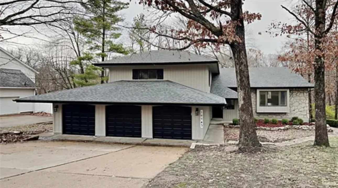 3 bed, 2391 sqft, $3,495 — Photo 1