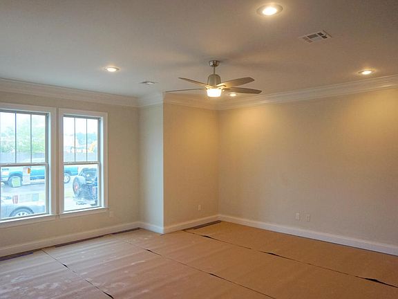 2nd image of 212 Harbor Bend Blvd