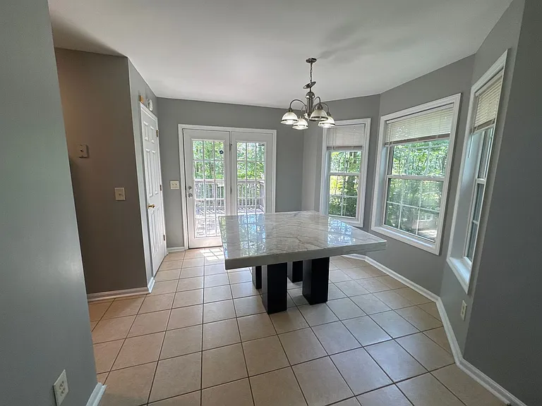 3017 Frontier Ln — Photo 3