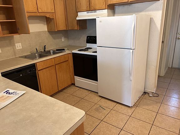 5th image of 4401 Jeff Scott Dr APT C
