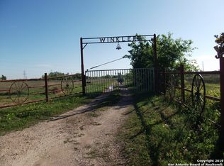 1363 Creek Rd, Marion, TX 78124