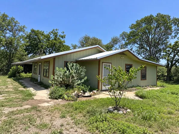 434 Spur Dr, Bandera, TX 78003