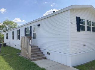 923 SE 41st Ter, Topeka, KS 66609