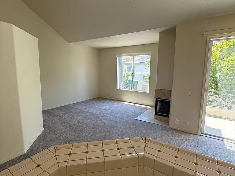 430 Navaro Pl #220 — Photo 6