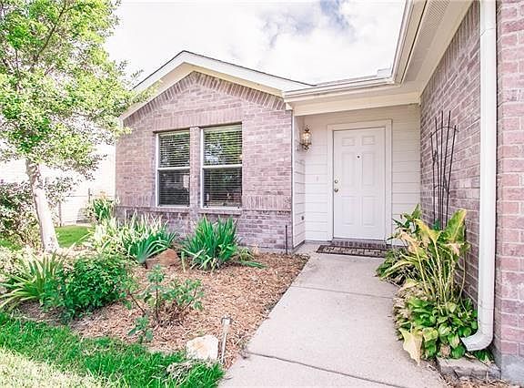 2nd image of 1085 Silver Spur Ln