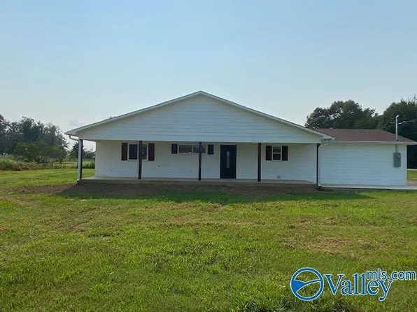 681 Barron Dr, Fyffe, AL 35971