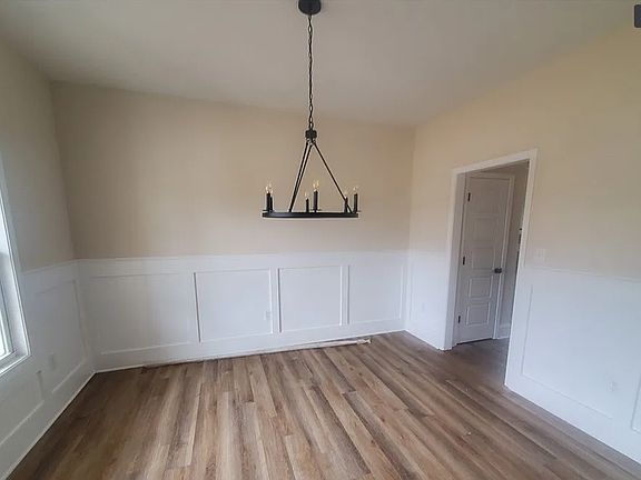 3rd image of 1740 Willow Creek Dr