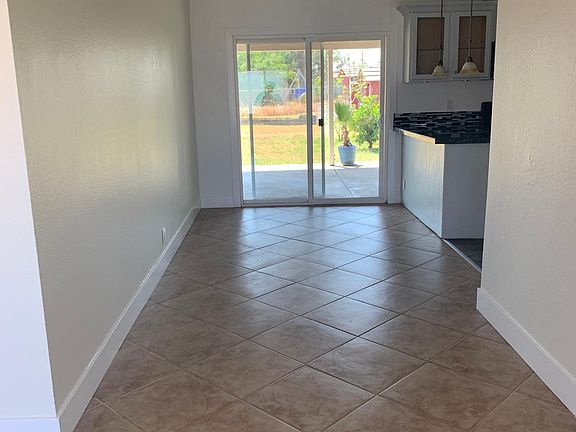 4th image of 6624 Cherimoya Ave