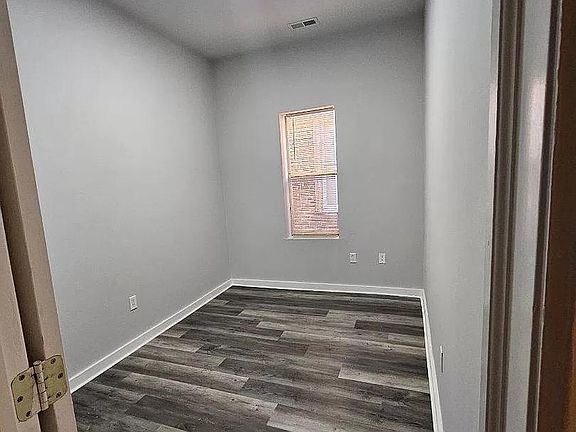 5th image of 5331 Market St