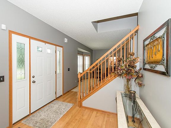 2nd image of 160 Elm Dr W