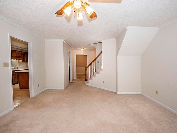 3rd image of 5303 Comice Way