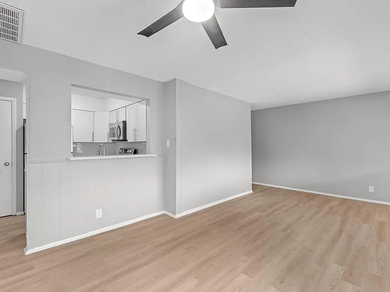 8903 Parkfield Dr #203 — Photo 4