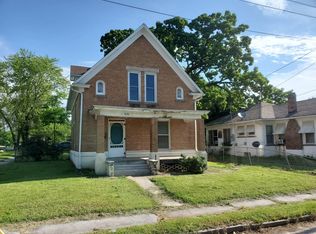 613 Cedar St, Carthage, MO 64836