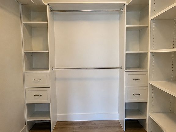 MASTER HIS CLOSET