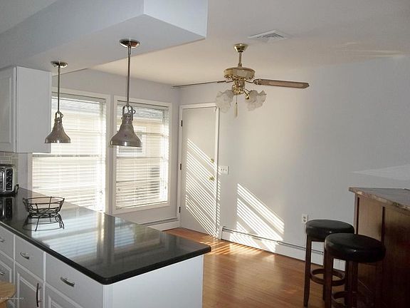 4th image of 220 Bonaire Dr