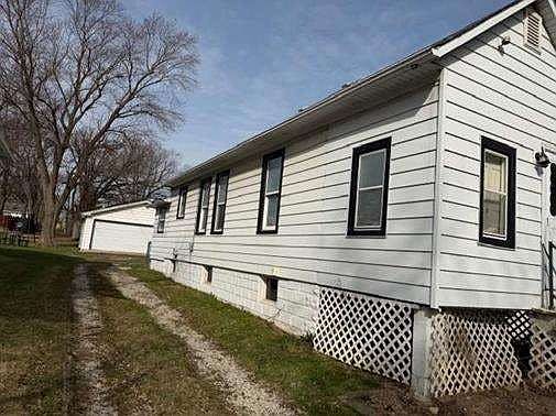 2nd image of 619 Ida St