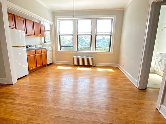 5th image of 4505 N Lincoln Ave APT 3C