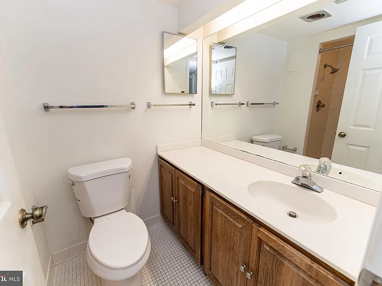 227 Canal Park Dr #206 — Photo 35