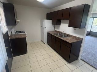1740 North Ave APT 9, Waukegan, IL 60085