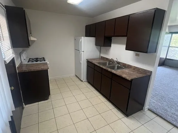 1740 North Ave, Waukegan, IL