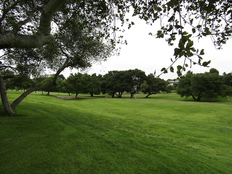 48 Stanford Cir — Photo 3