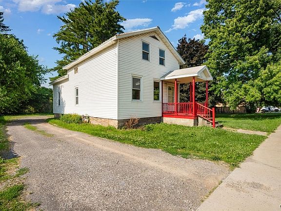 3rd image of 114 Genesee St
