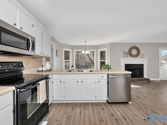 5th image of 136 Paint Rock Rd