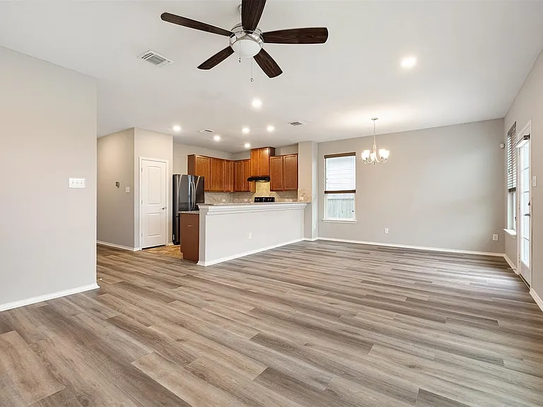 12401 Franklin D Roosevelt St — Photo 13