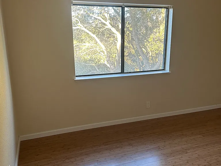 16962 Columbia Dr — Photo 20