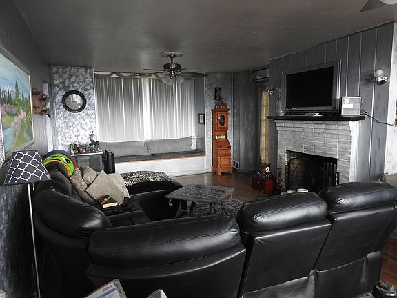 2 doors into living room