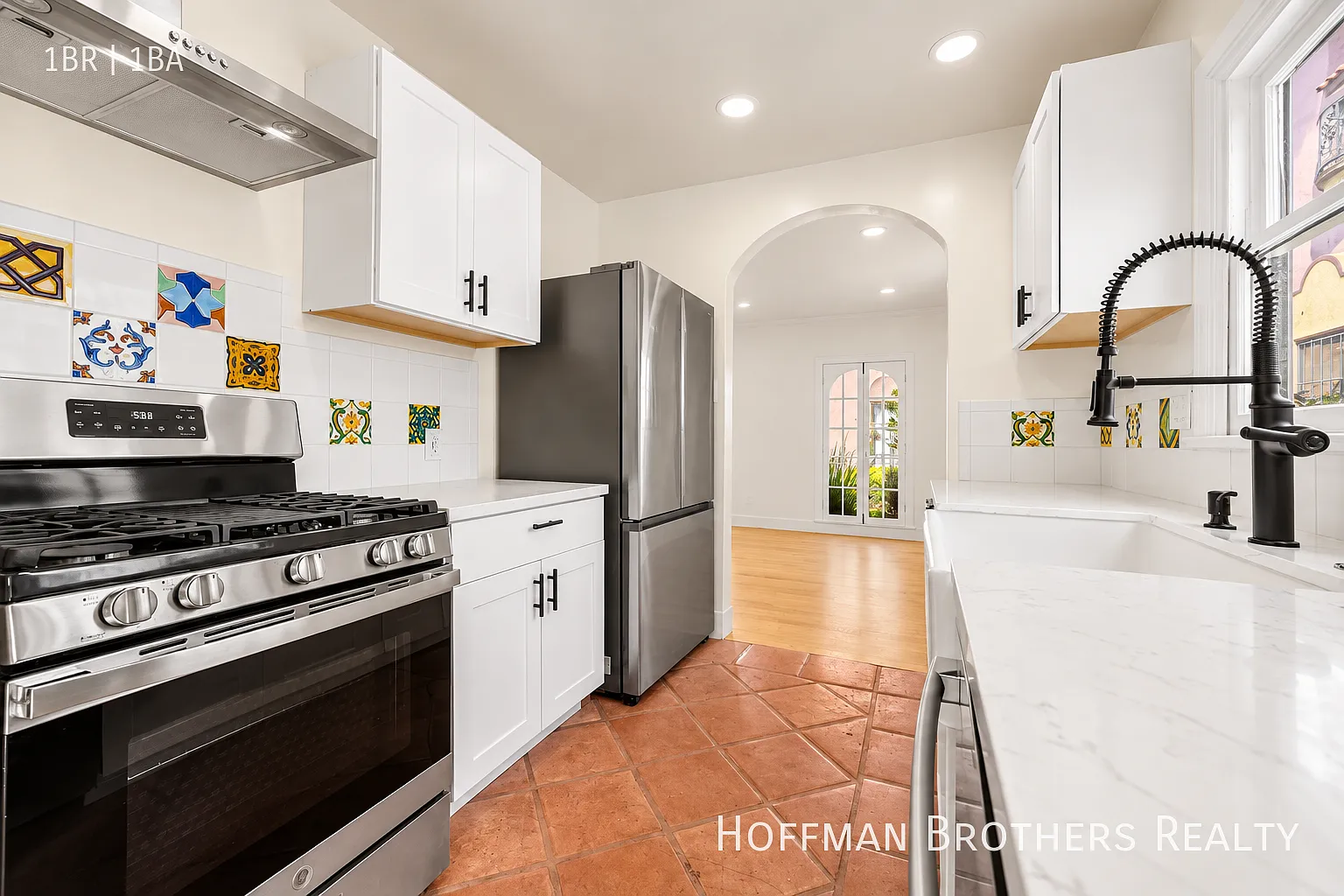 5323 3/4 Loma Linda Ave Los Angeles, CA 90027 — Photo 2