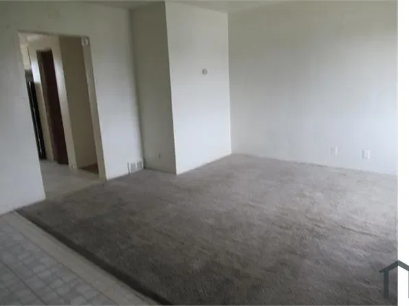844 E 200th St APT 2, Cleveland, OH 44119