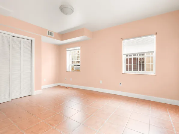 215 South Street image 28 of 37