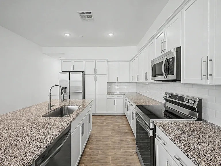 8232 E University Dr #113 — Photo 4