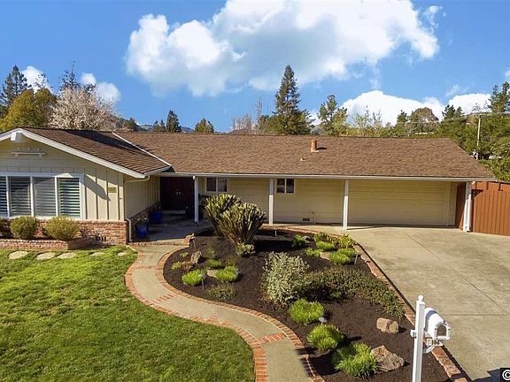 2nd image of 104 Hodges Dr