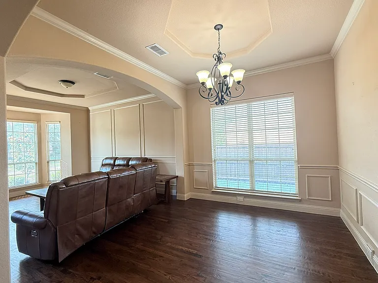 3030 McGregor Dr — Photo 3