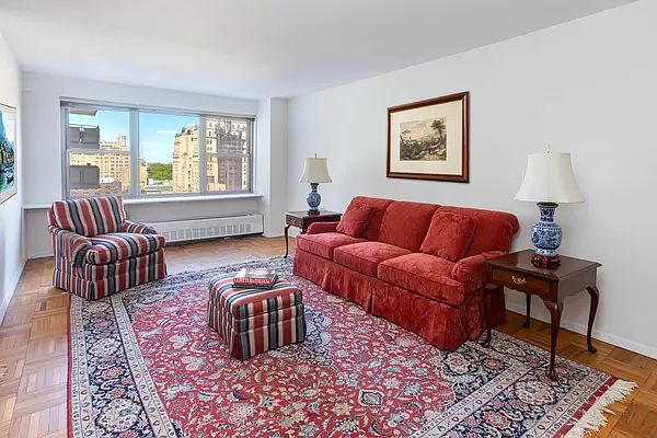 1st image of 15 W 72nd St APT 17H